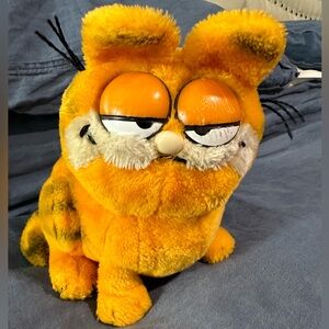 Vintage‎ 1981 Dakin Garfield Sitting down 10” plush